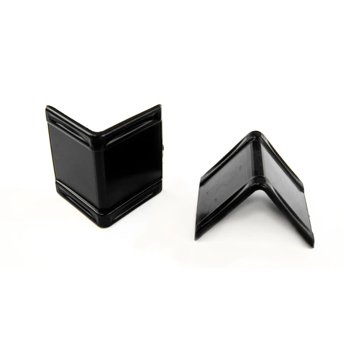 Polyesterivanteen kulmasuoja (PVC-CORNER-3) 25–32 mm
